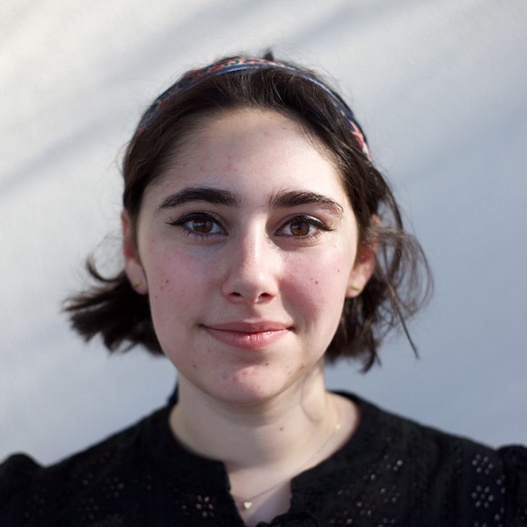 Meet your Posher, Ali - Picture 1 of 1